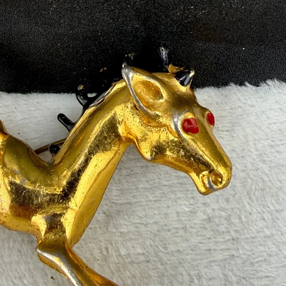 Vintage Horse Brooch Gold Tone Pot Metal